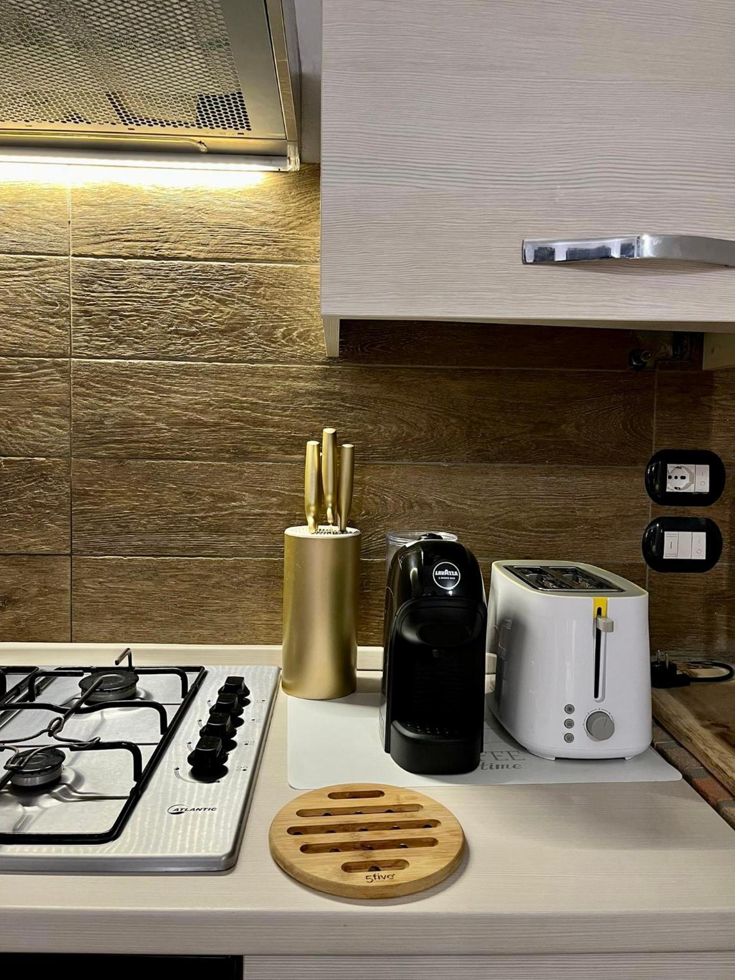 Residenza Corrado By Almanova Residenze Appartement Mantua Buitenkant foto